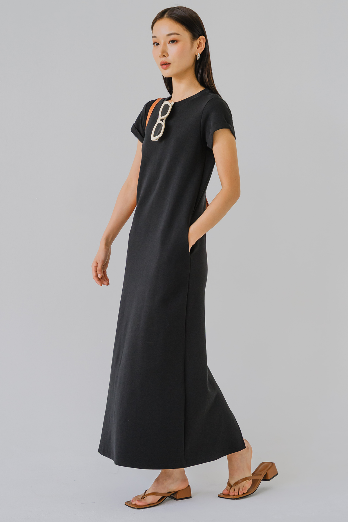 For Keeps Round Neck Midi Dress (Black)