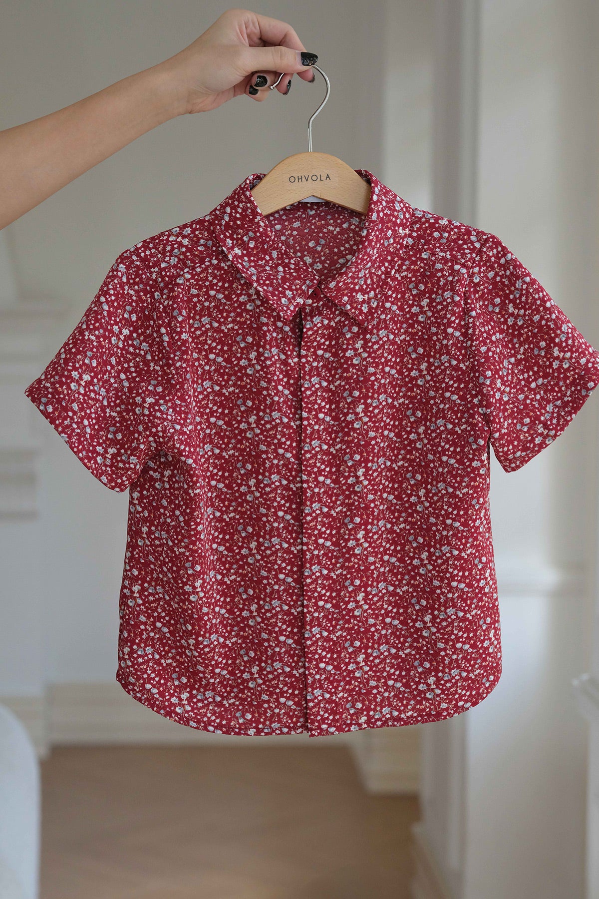 Mini With Grace Collar Shirt (Merlot)