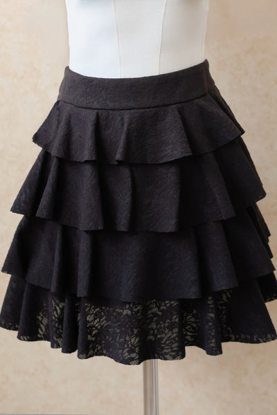Sadie Lace Ruffle Skort (Black)