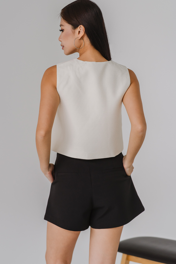 White 2025 tailored shorts