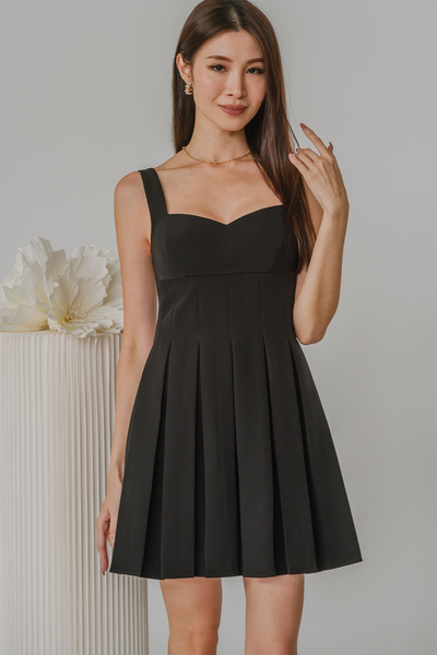 About You Pleated Dress (Black)