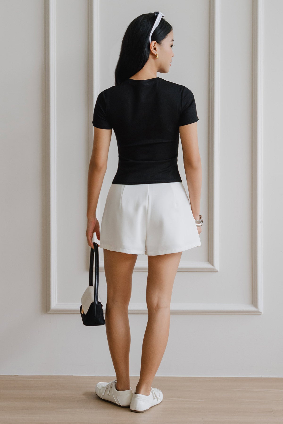 V2 Calla Padded Ruched Tee (Black)
