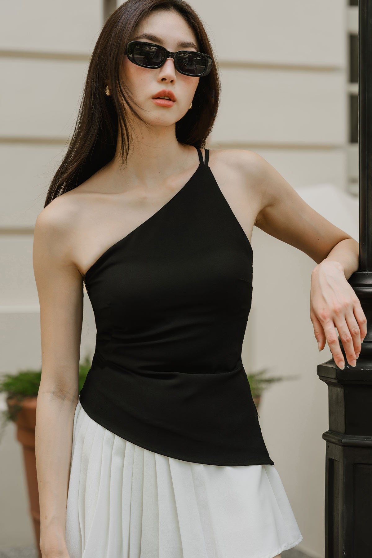 Kyer Padded One Shoulder Top (Black)