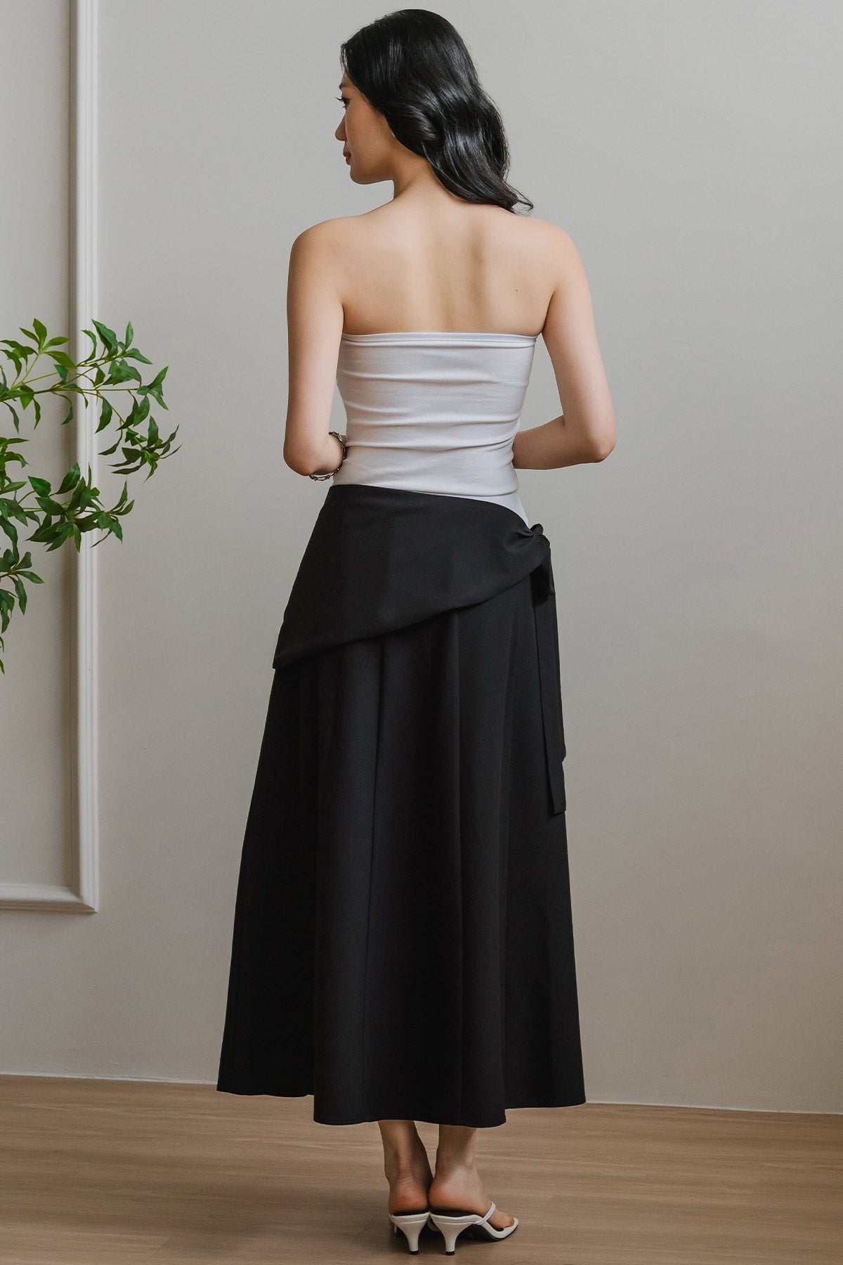 Ava Overlap Scarf Skirt (Black)