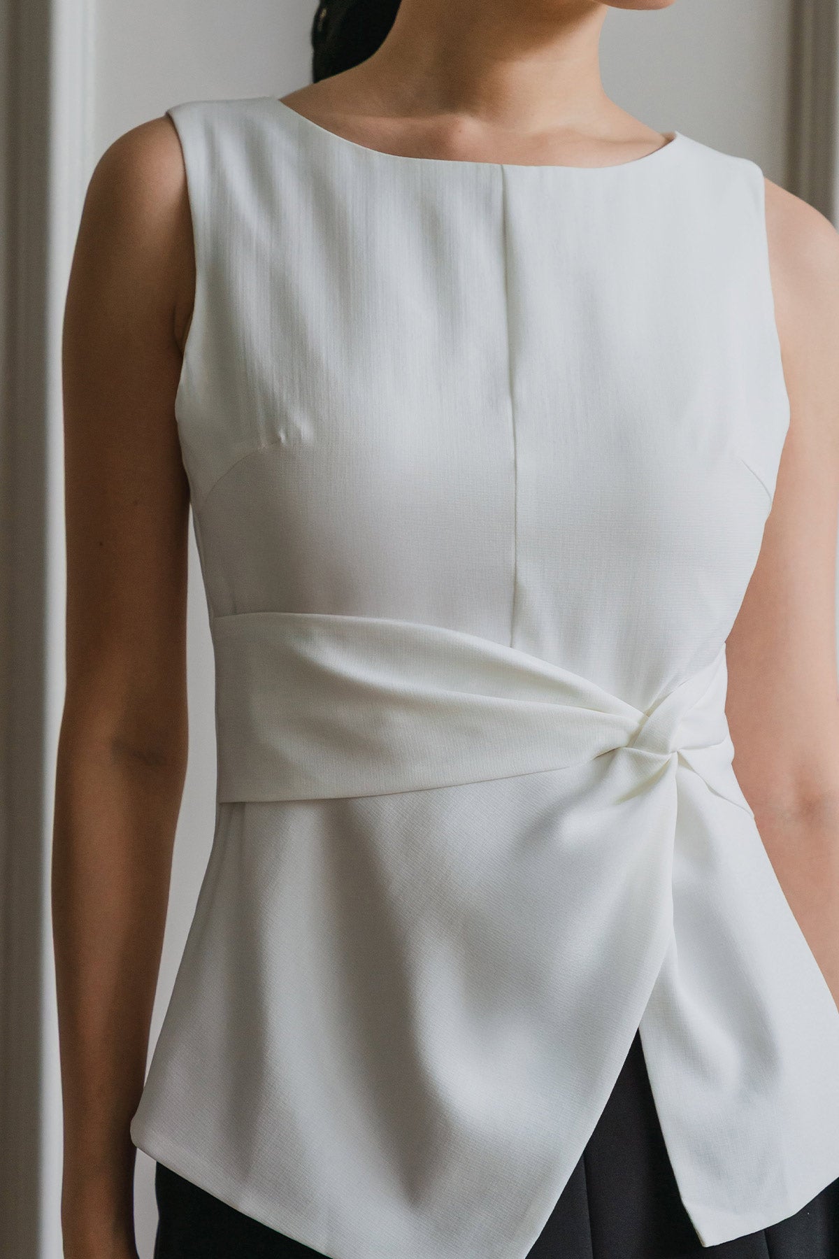 Aniston Padded Knot Top (White)