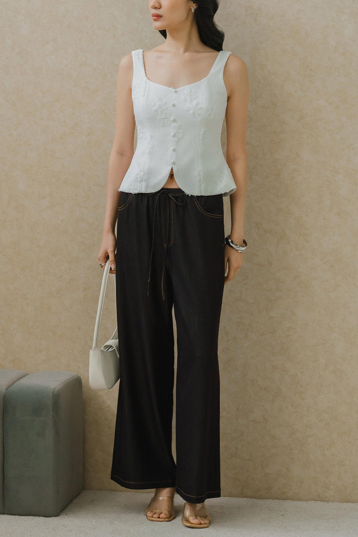 Linear Topstitch Pants (Black)