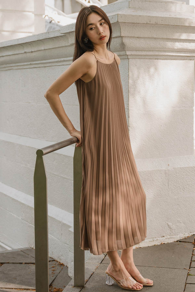 Camille Reversible Pleat Dress (Saddle)