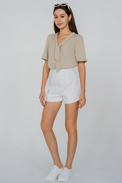 Hepburn’s Tie Front Blouse (Sand)