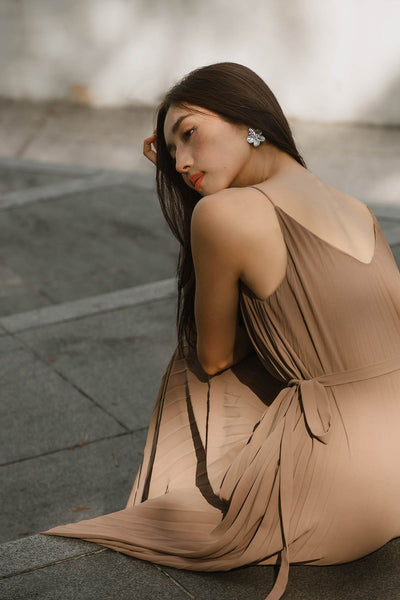 Camille Reversible Pleat Dress (Saddle)