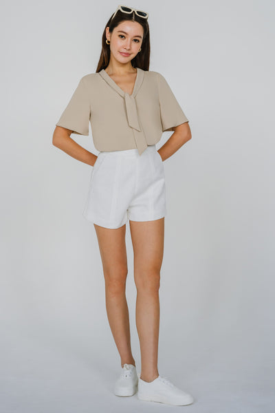 Hepburn’s Tie Front Blouse (Sand)