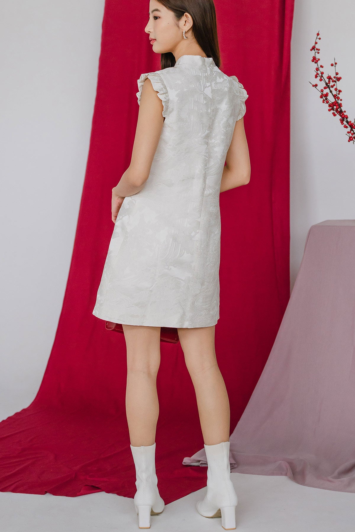 Vale Embossed Qipao (Champagne)