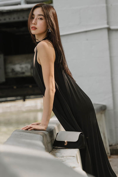Camille Reversible Pleat Dress (Black)