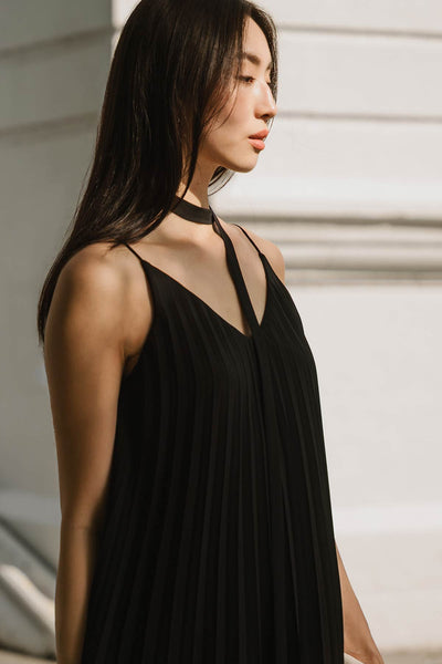 Camille Reversible Pleat Dress (Black)