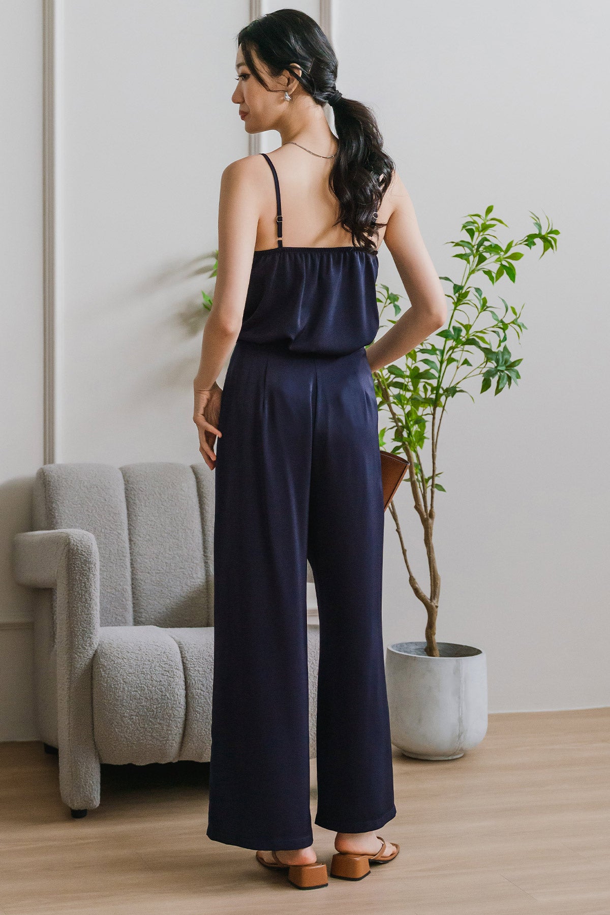 Luna Flow Padded Top (Navy)