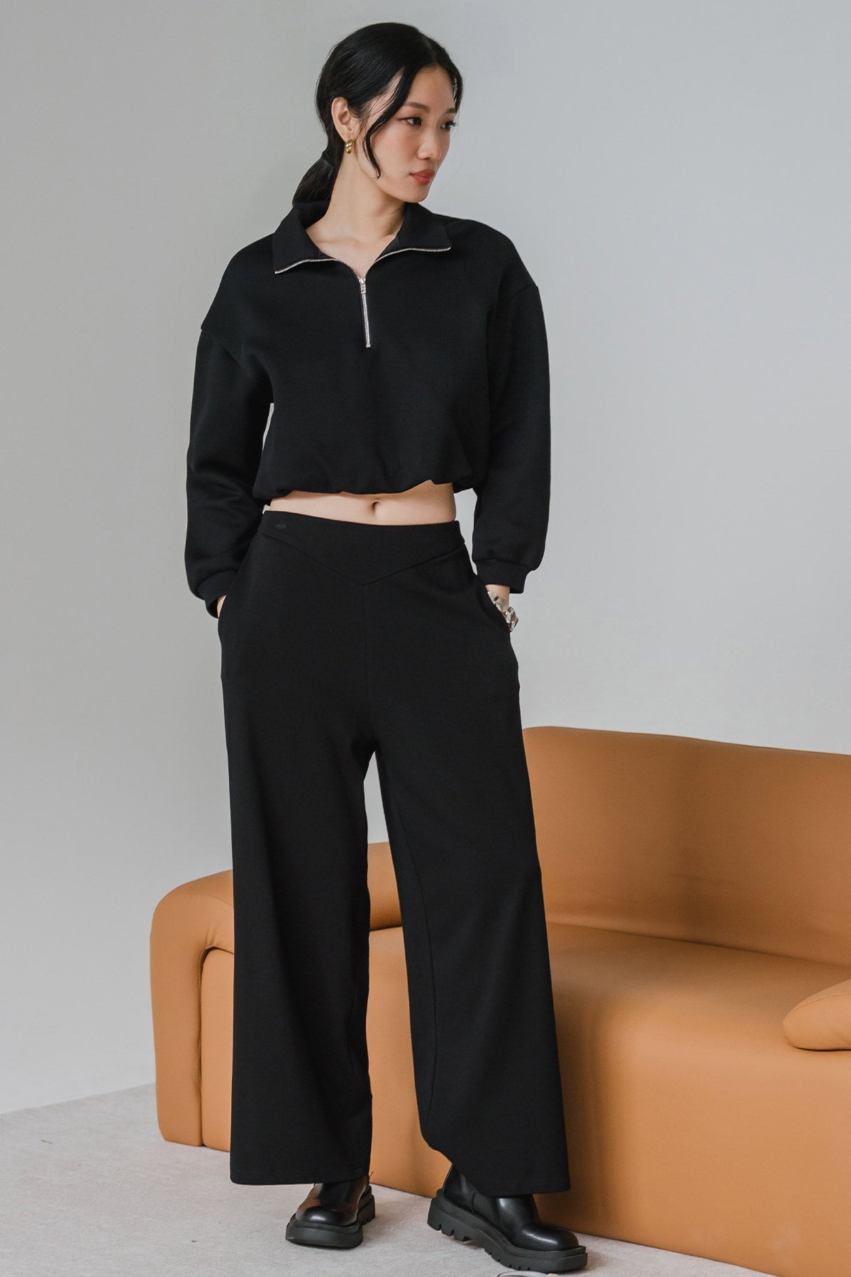 The Essential Pullover (Black)