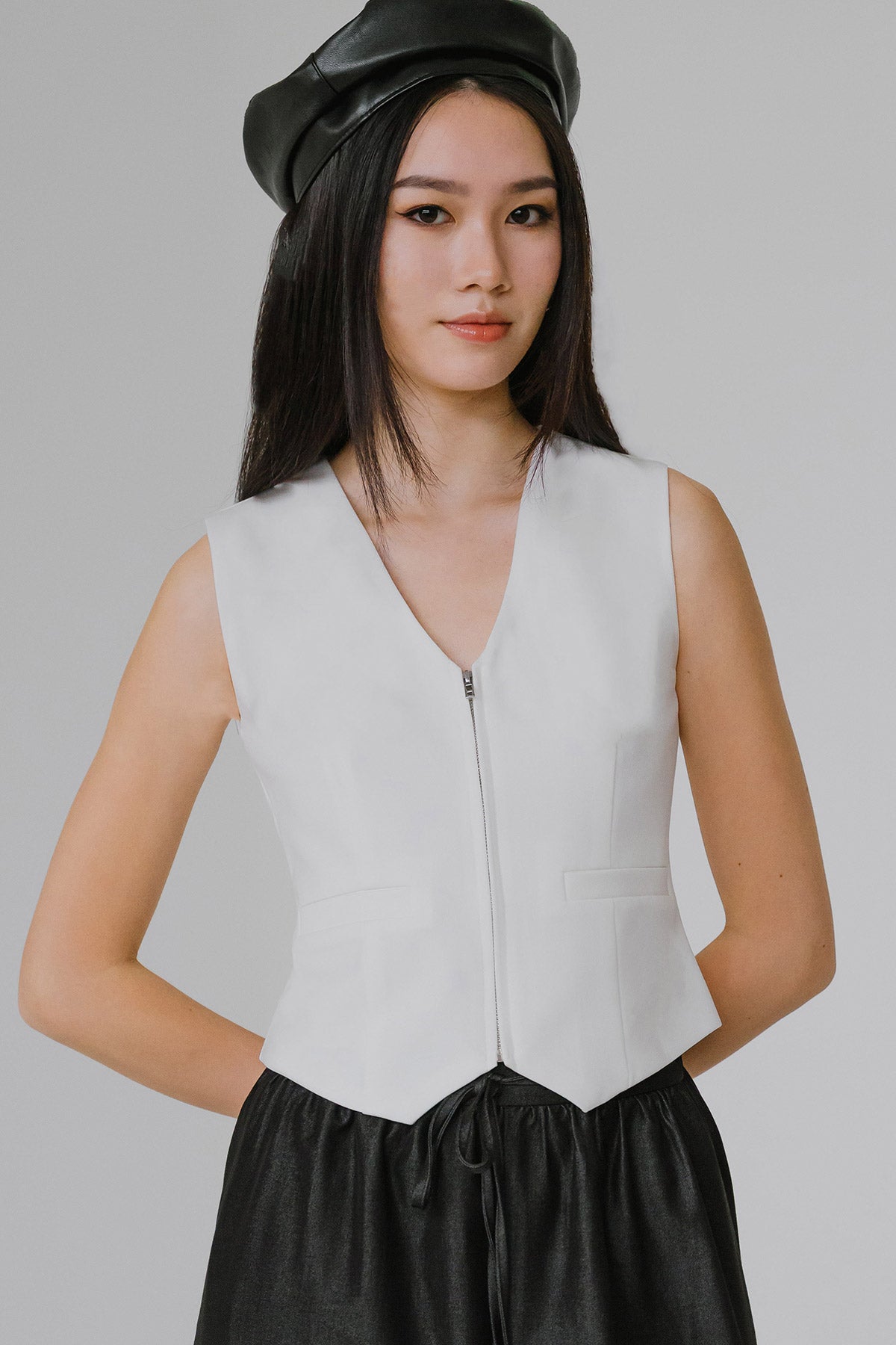 Dakota Zipper Vest (White)