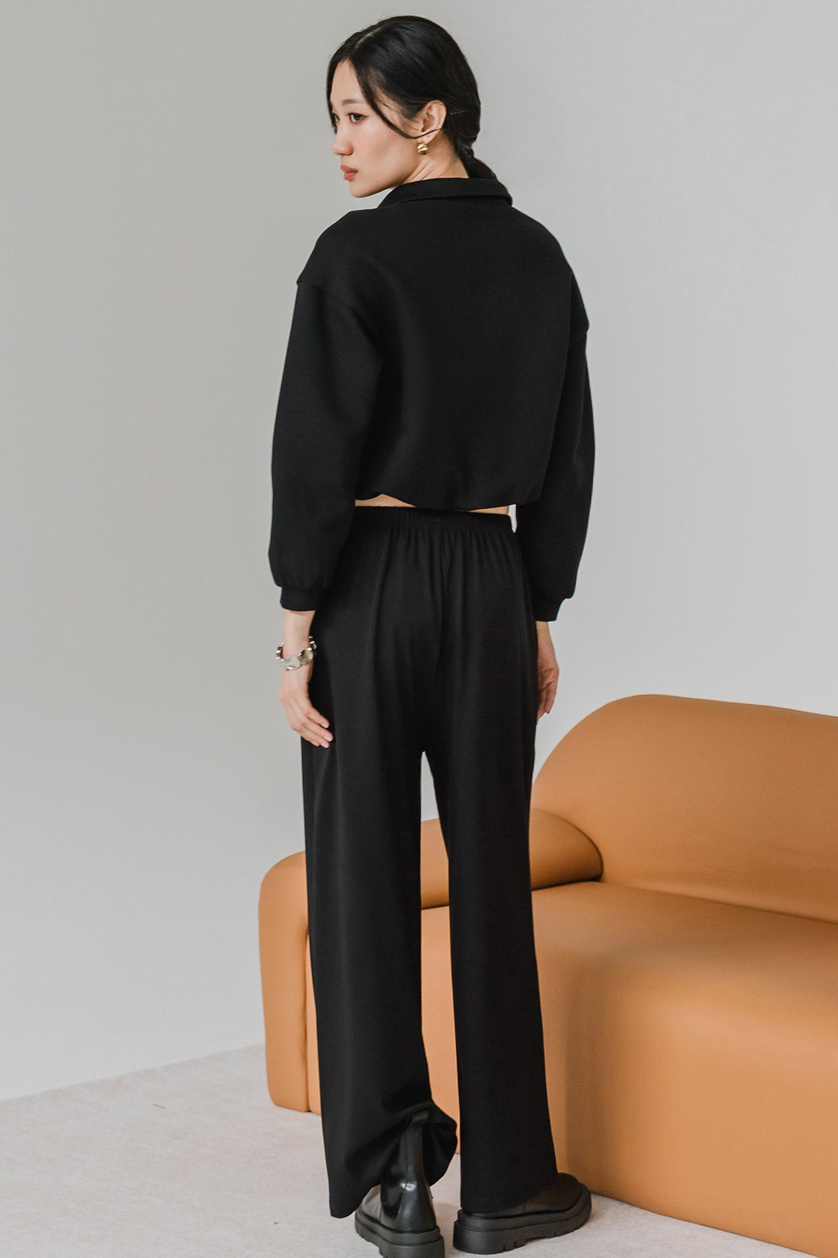 The Essential Pullover (Black)