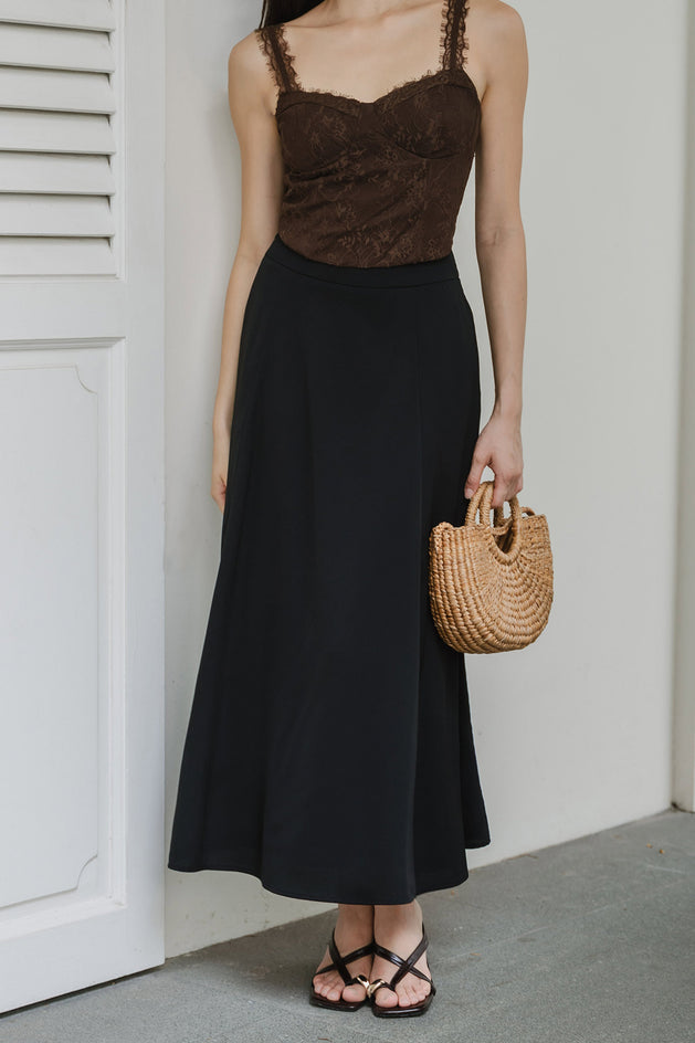 To The Shoreline Pocket Skirt (Black)