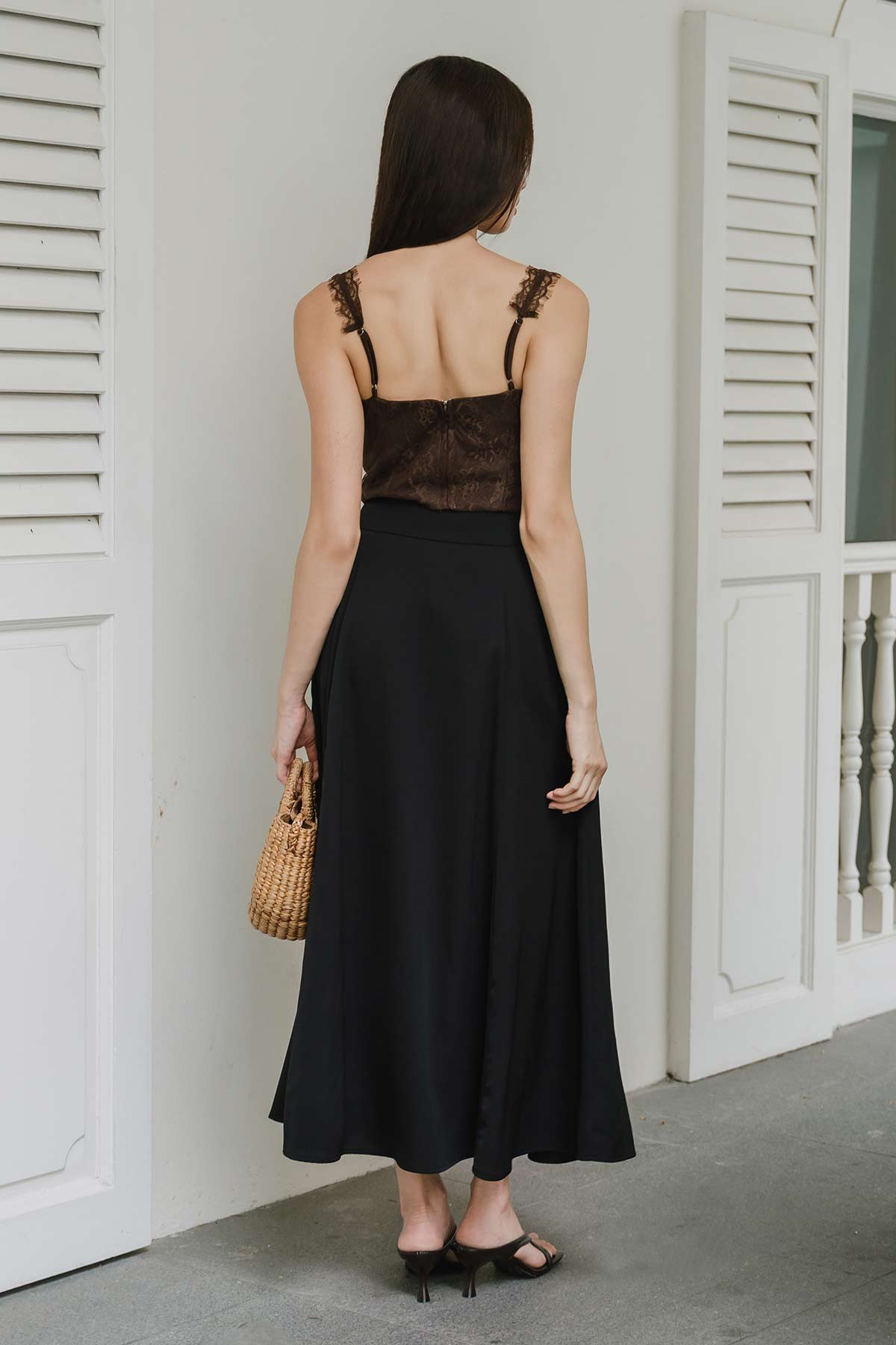 To The Shoreline Pocket Skirt (Black)