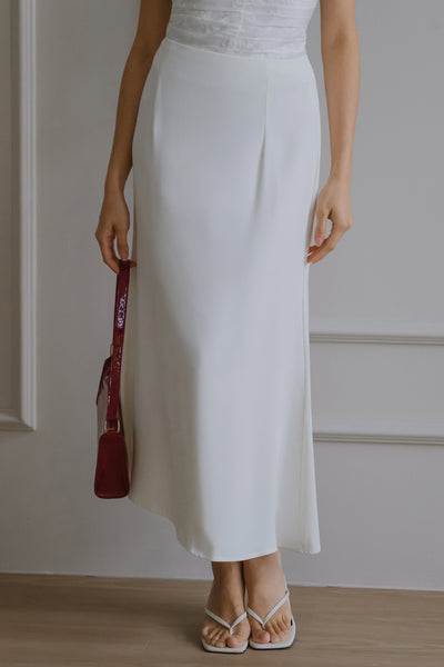 Millie’s Lace Trim Skirt (White)