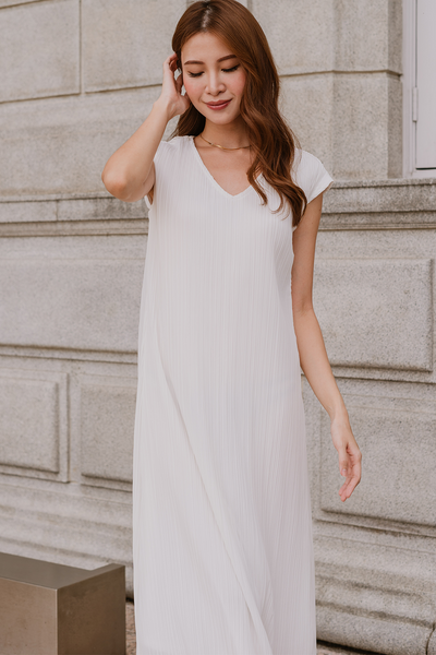 Voleil Pleated Midaxi Dress (White)